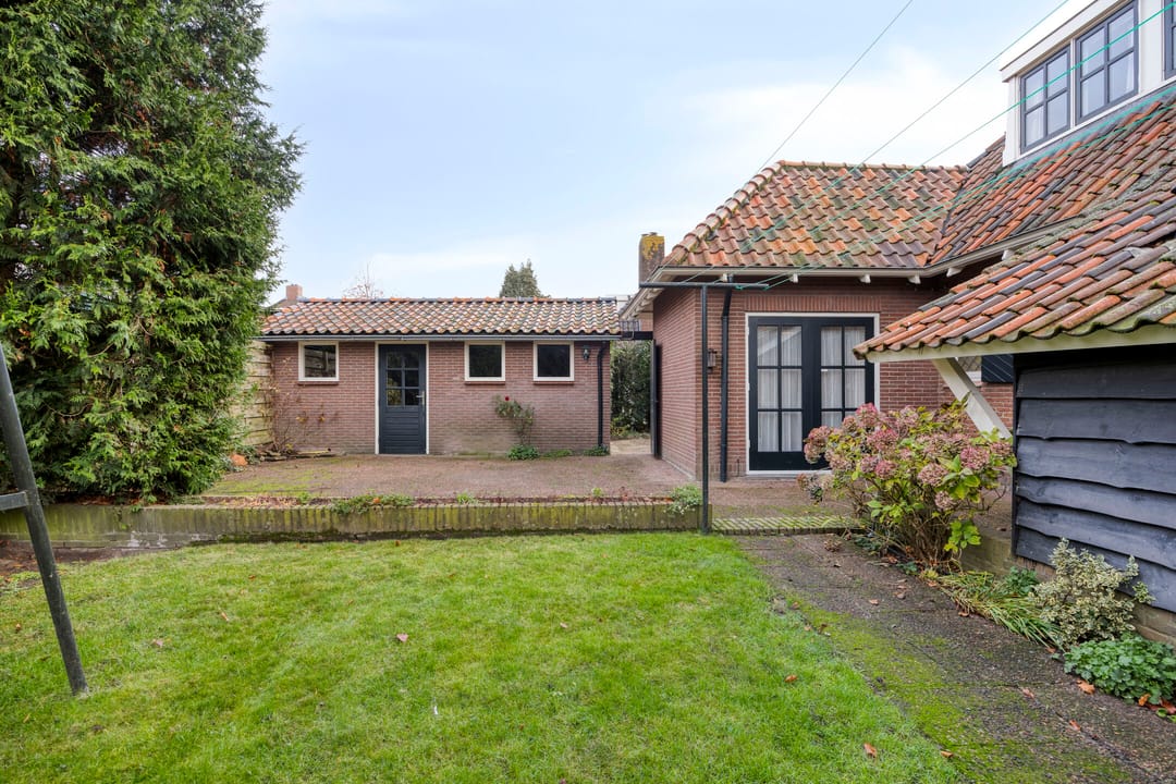 Photo 37 of Beatrixstraat 8