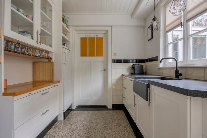 Photo 17 of Julianalaan 9