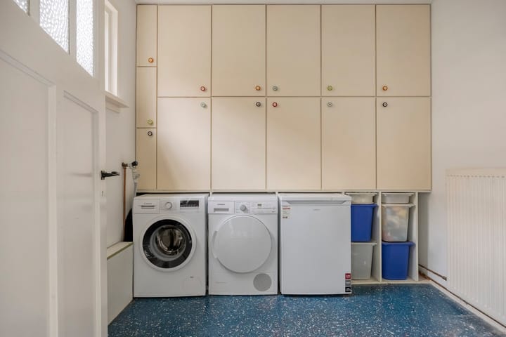 Photo 21 of Julianalaan 9