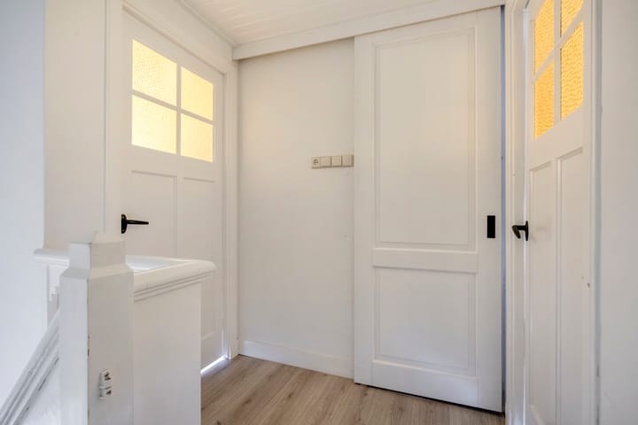 Photo 24 of Julianalaan 9