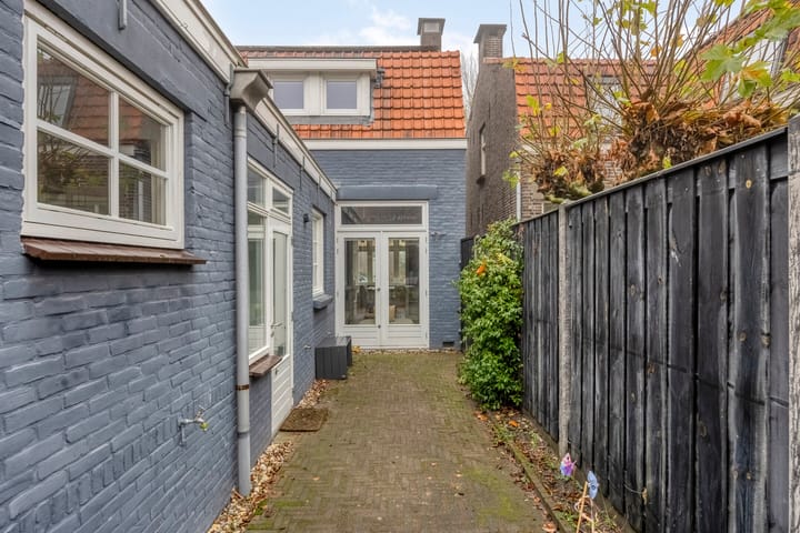 Photo 32 of Julianalaan 9