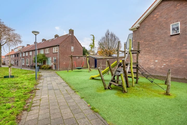 Photo 42 of Julianalaan 9