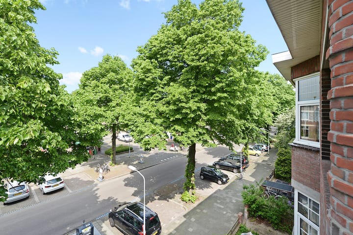 Photo 8 of van de Wateringelaan 42