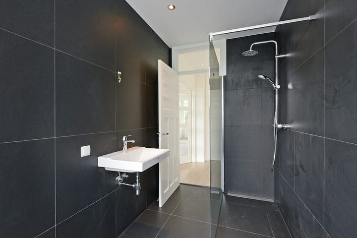 Photo 11 of van de Wateringelaan 42