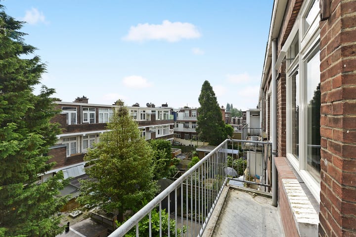 Photo 14 of van de Wateringelaan 42