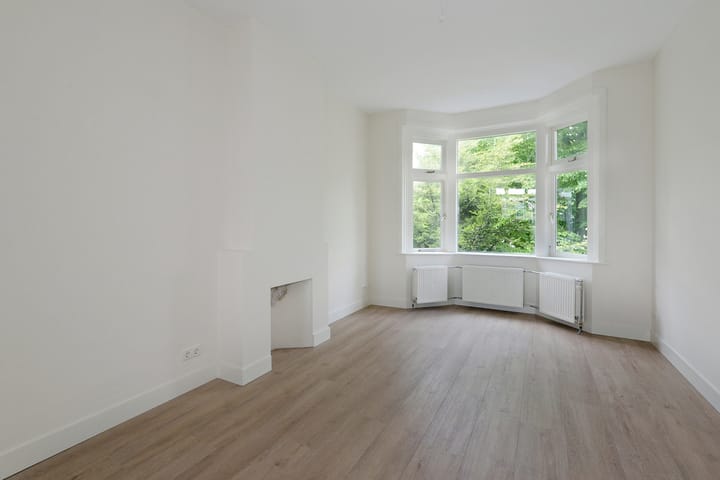 Photo 22 of van de Wateringelaan 42