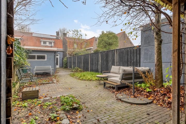 Photo 38 of Julianalaan 9