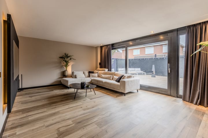 Photo 7 of Pinksterbloem 20