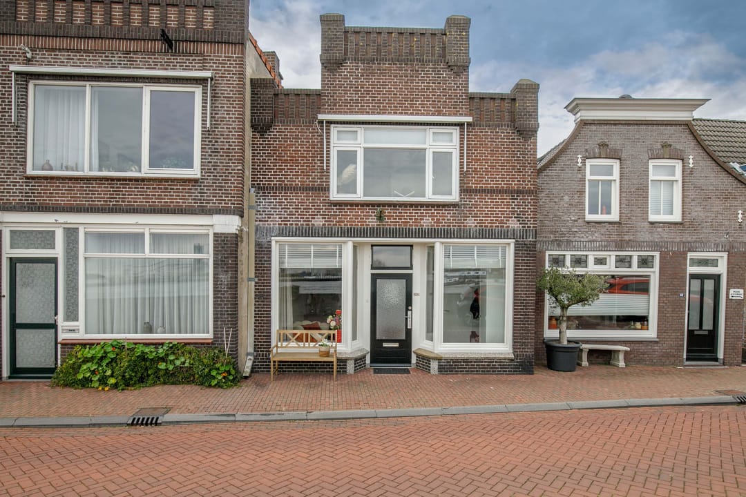 Photo 1 of Voorstraat 64