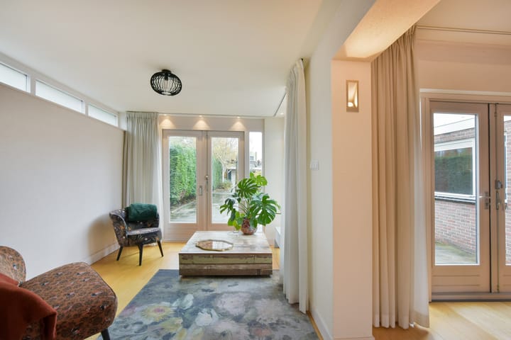 Foto 10 van Florastraat 46