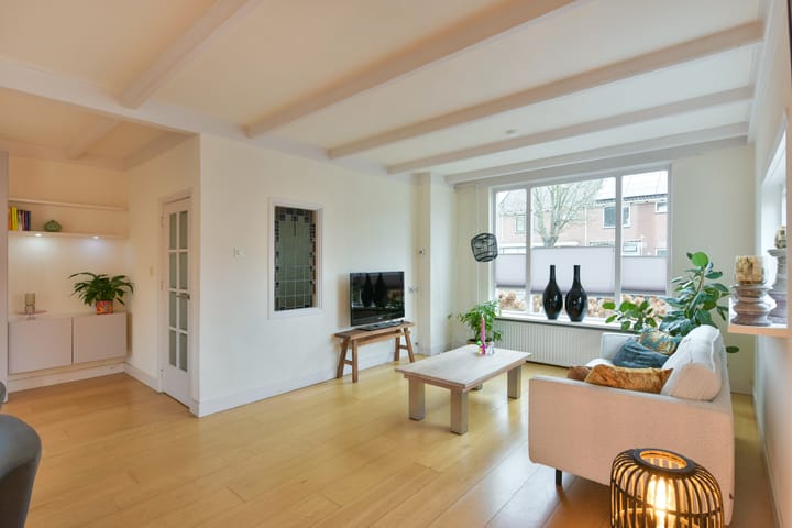 Foto 12 van Florastraat 46