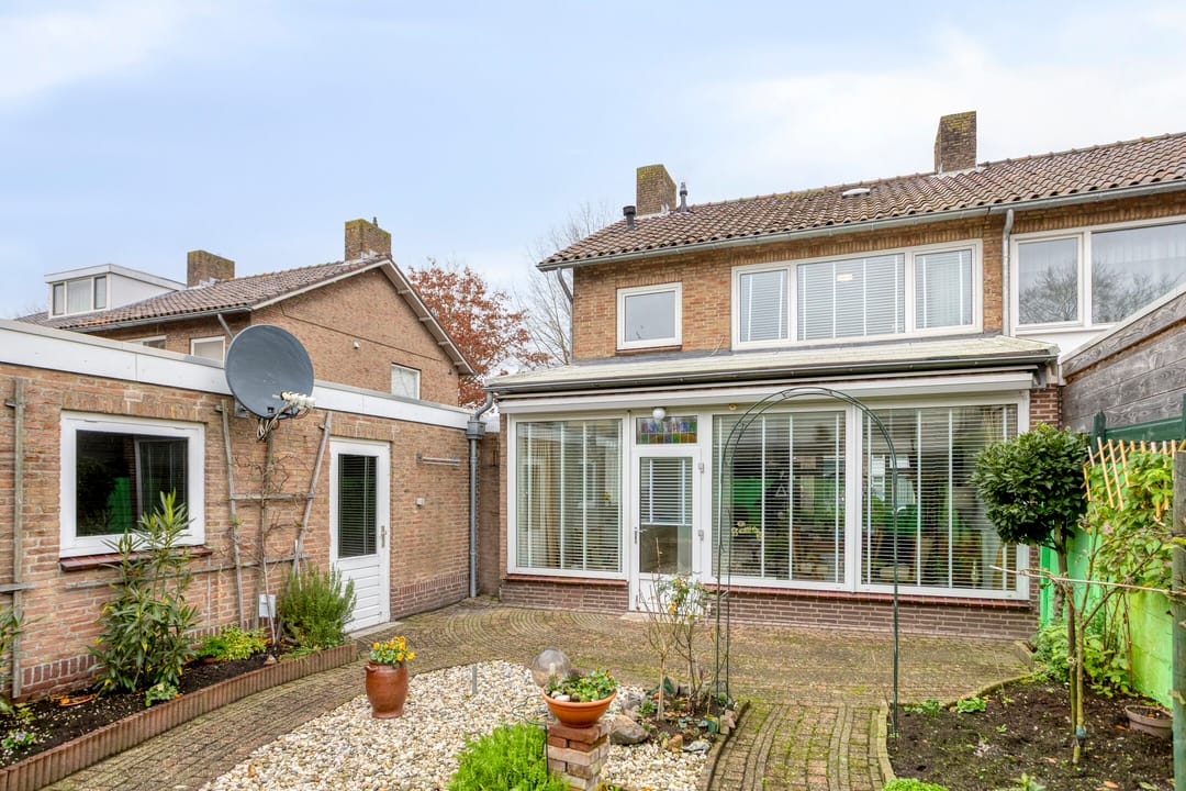 Foto 2 van Burgemeester van der Weidenlaan 35