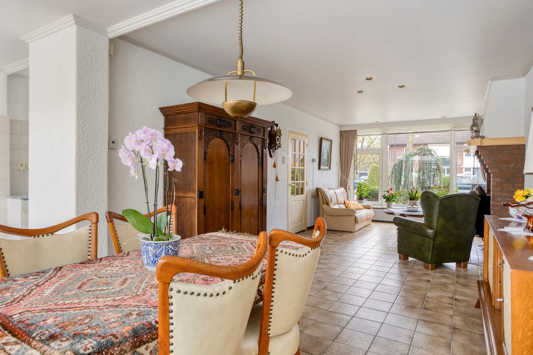 Foto 8 van Burgemeester van der Weidenlaan 35