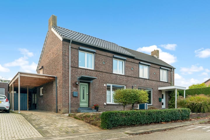 Photo 1 of Jhr. v.d. Maesenstraat 47