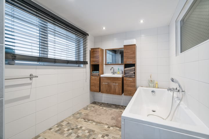 Photo 12 of Jhr. v.d. Maesenstraat 47