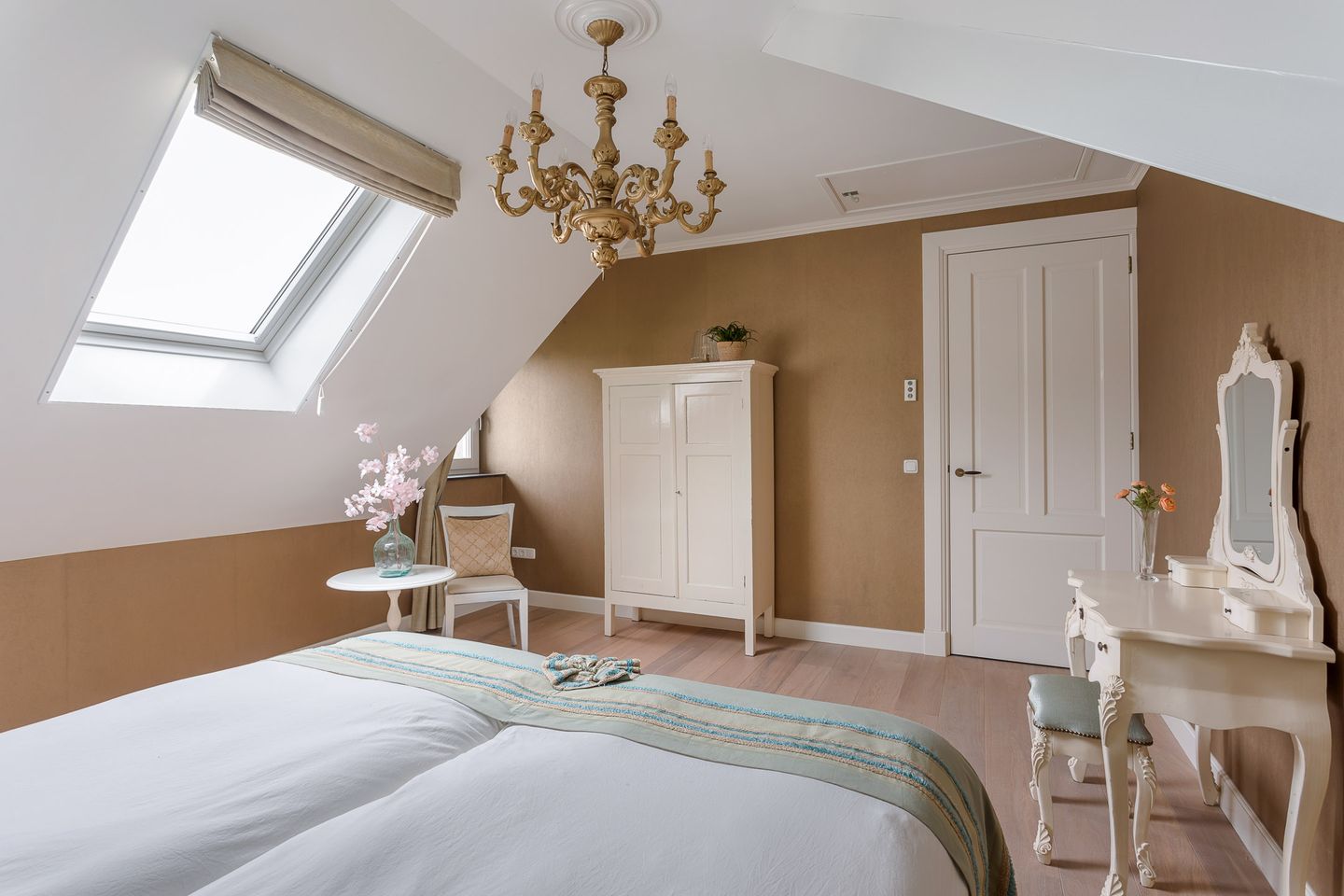 Foto 19 van Steunenbergerweg 1-B