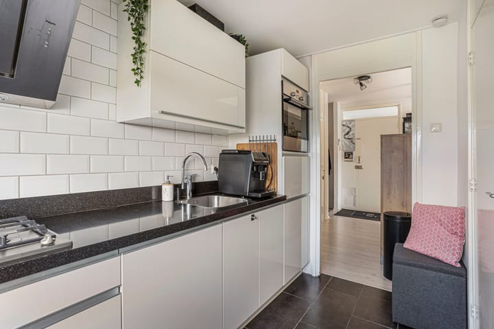 Photo 8 of Bontekoestraat 17-6