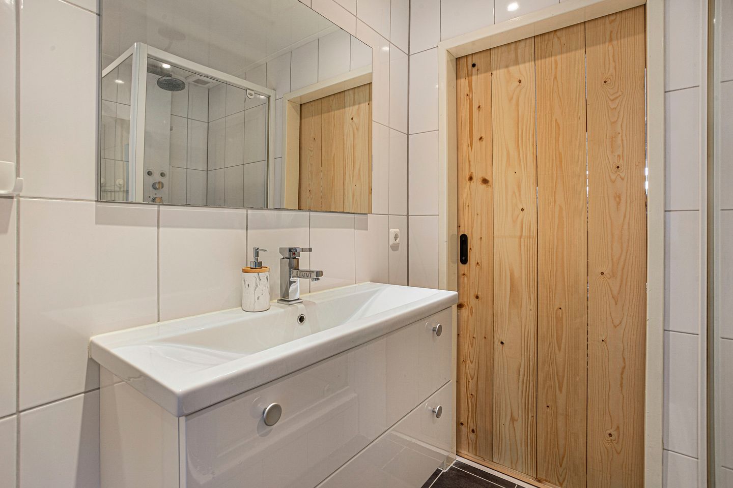 Photo 14 of Bontekoestraat 17-6