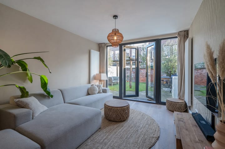 Photo 16 of Amalia van Solmsstraat 122