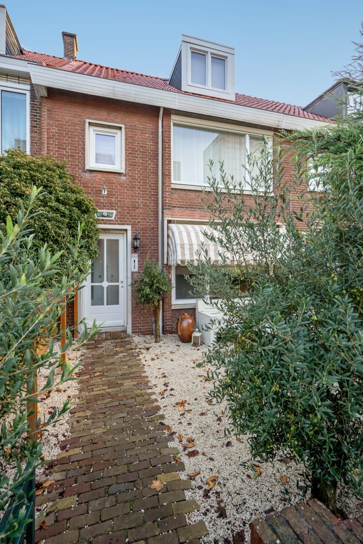 Photo 33 of Amalia van Solmsstraat 122