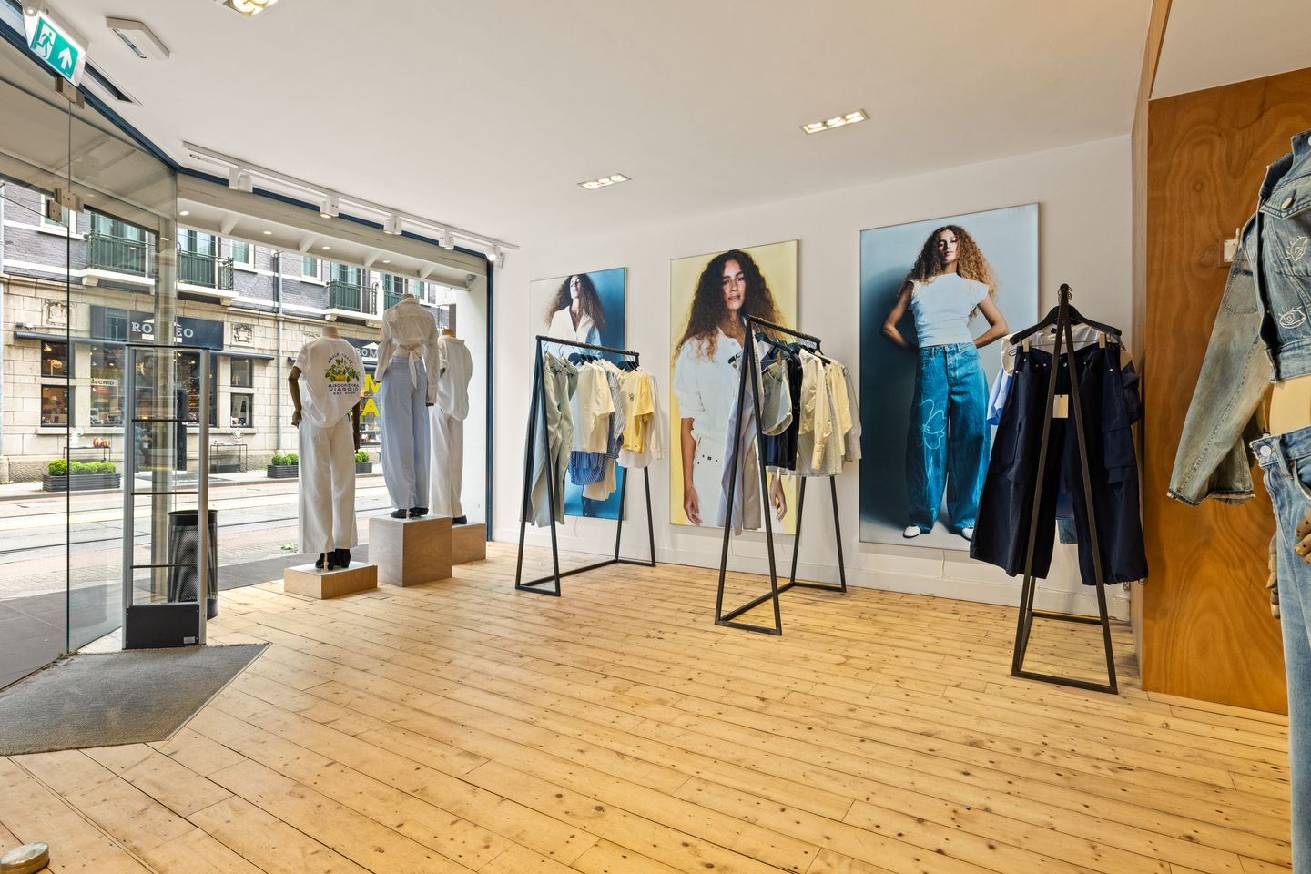 Bekijk foto 5 van Hobbemastraat 6-H