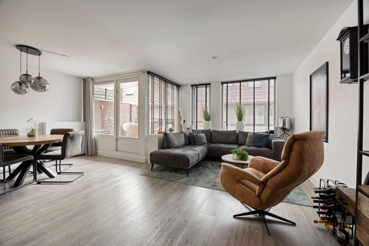 Photo 2 of Schuttenstraat 6-6