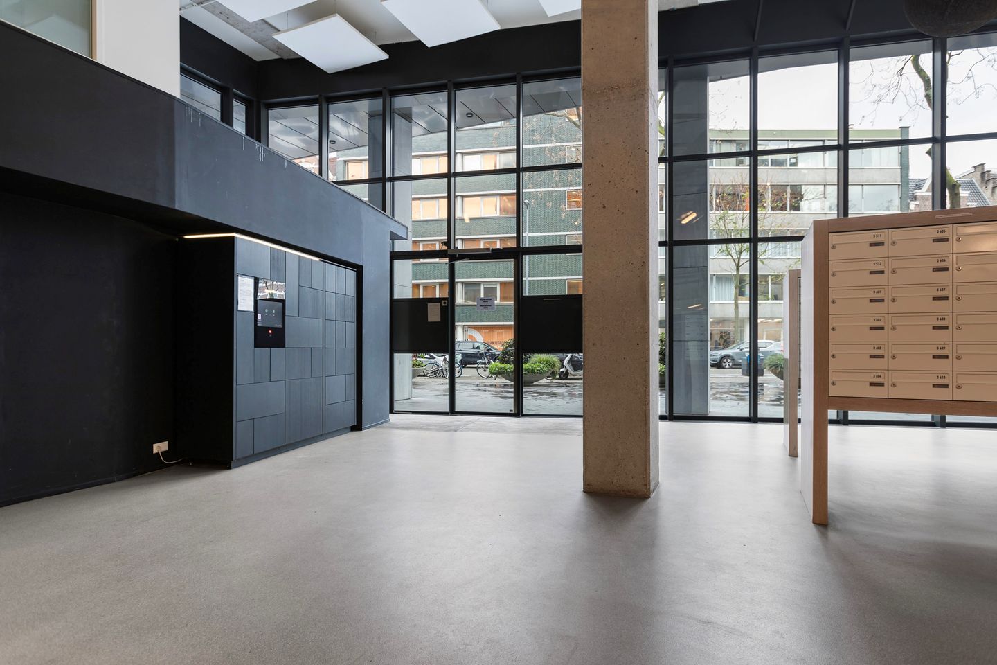 Photo 5 of Van Vollenhovenstraat 3-307