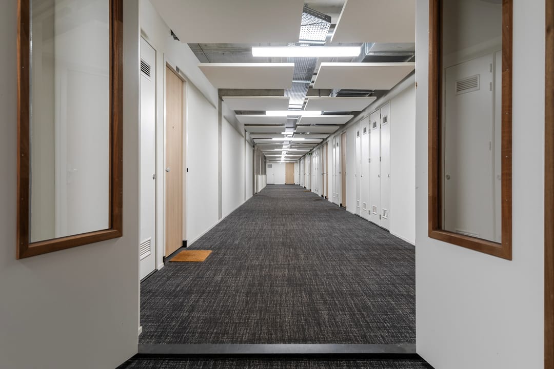 Photo 11 of Van Vollenhovenstraat 3-307