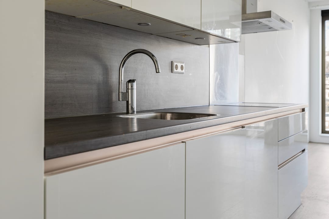 Photo 23 of Van Vollenhovenstraat 3-307