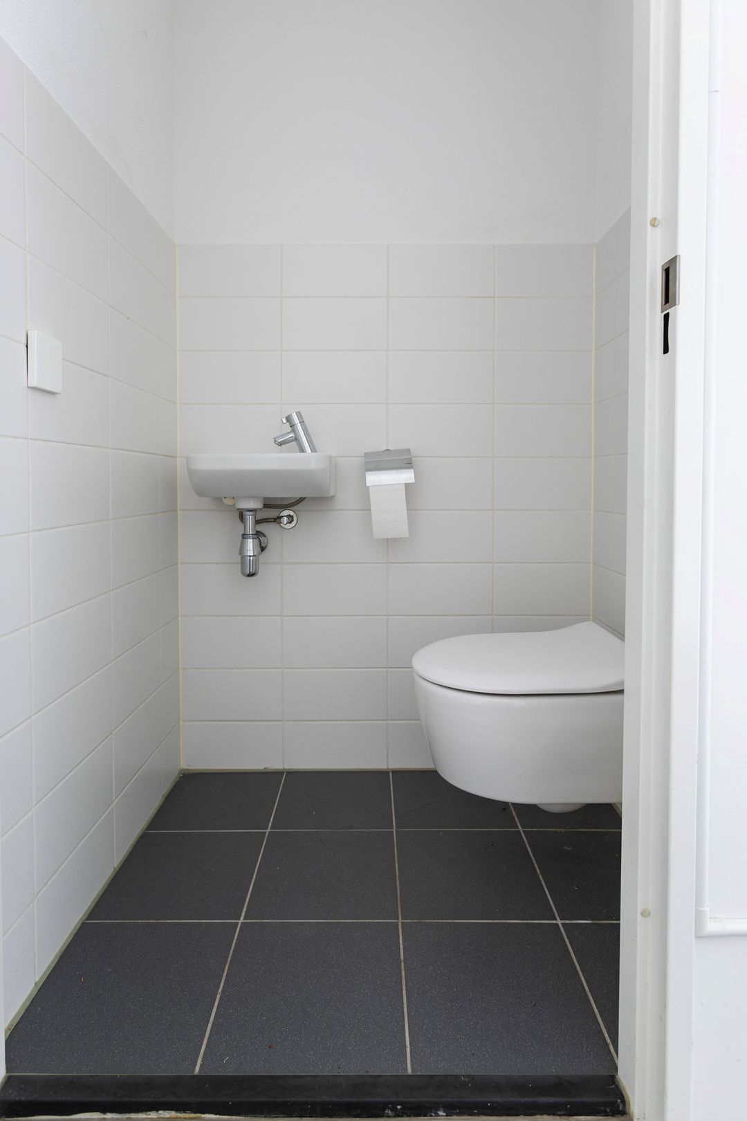 Photo 28 of Van Vollenhovenstraat 3-307