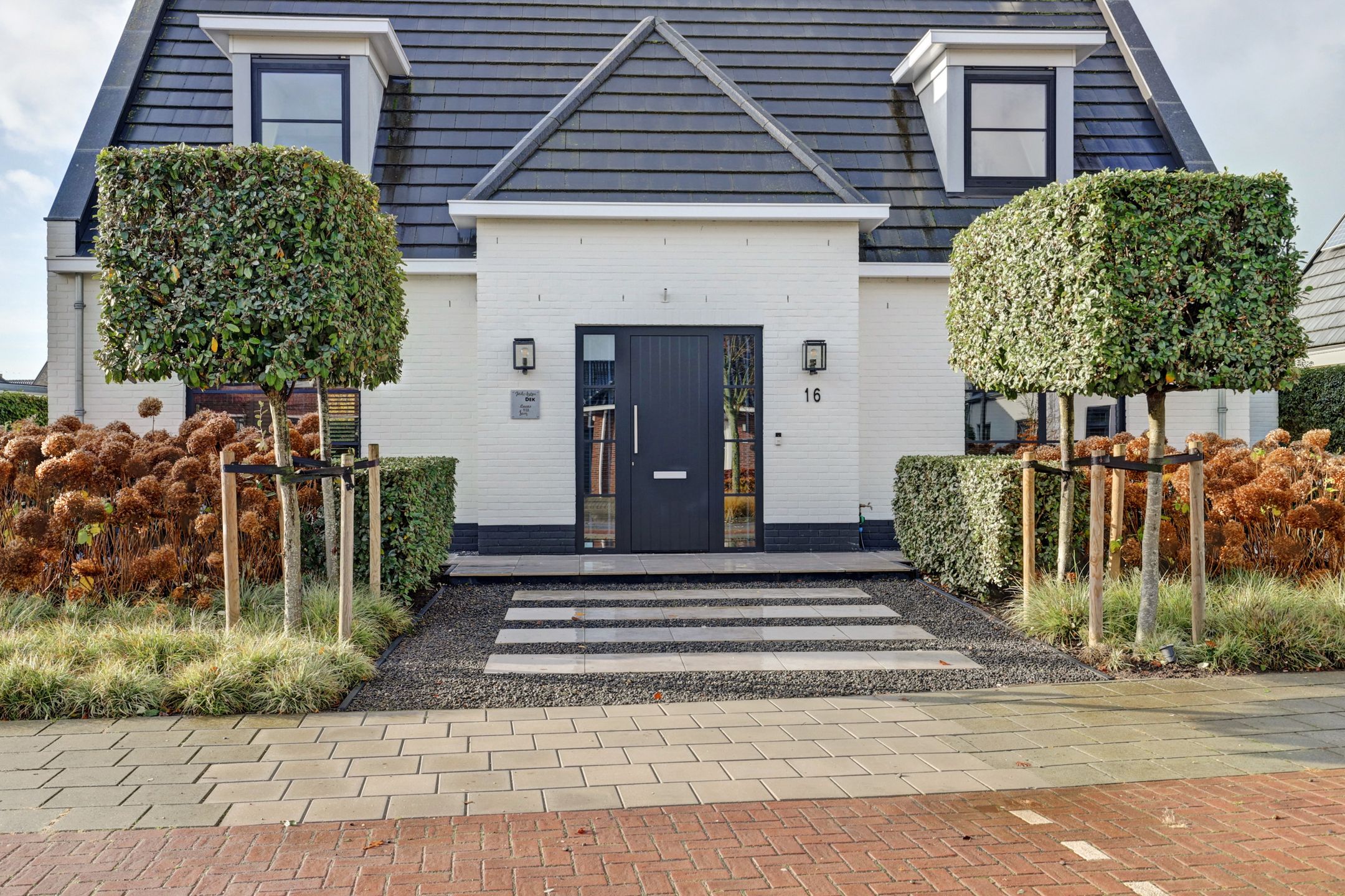 Photo 3 of Ferdinand Bollaan 16