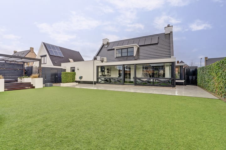 Photo 5 of Ferdinand Bollaan 16