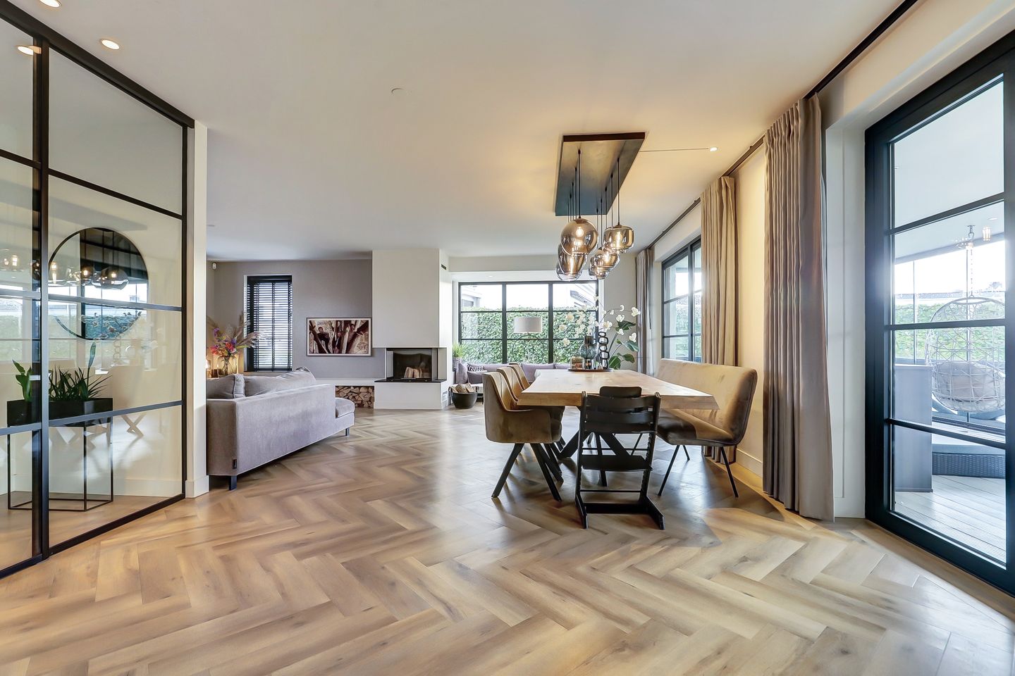 Photo 10 of Ferdinand Bollaan 16