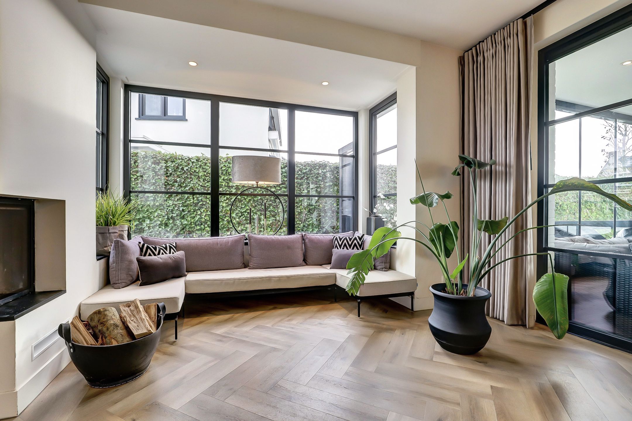 Photo 12 of Ferdinand Bollaan 16