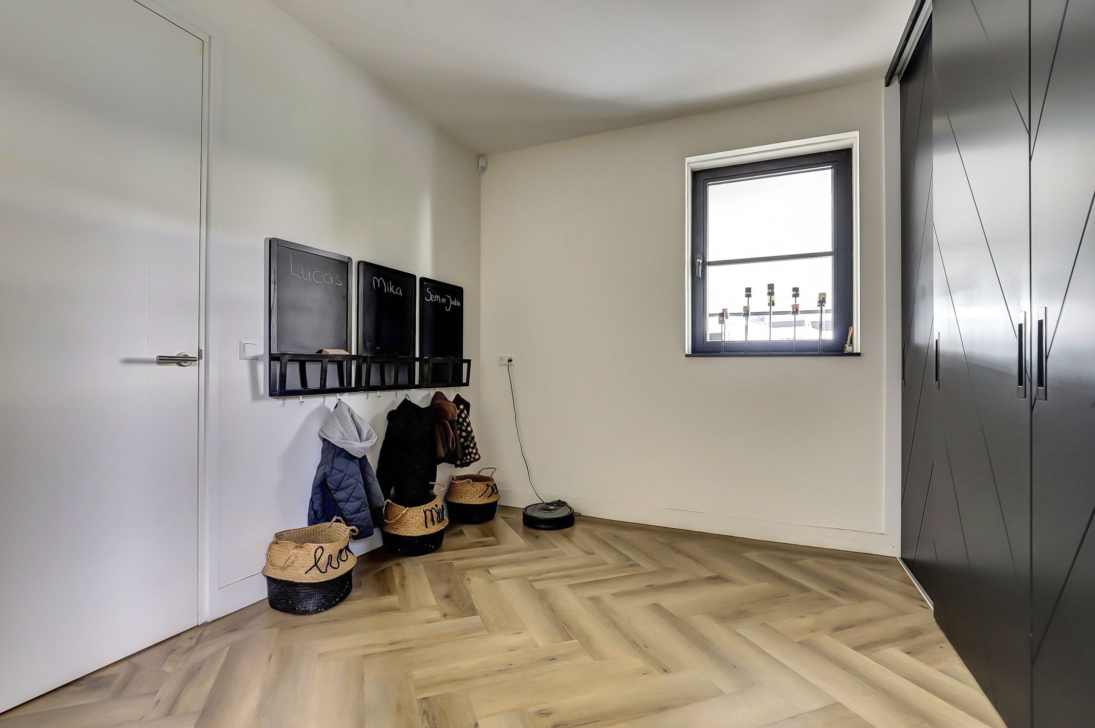 Photo 21 of Ferdinand Bollaan 16