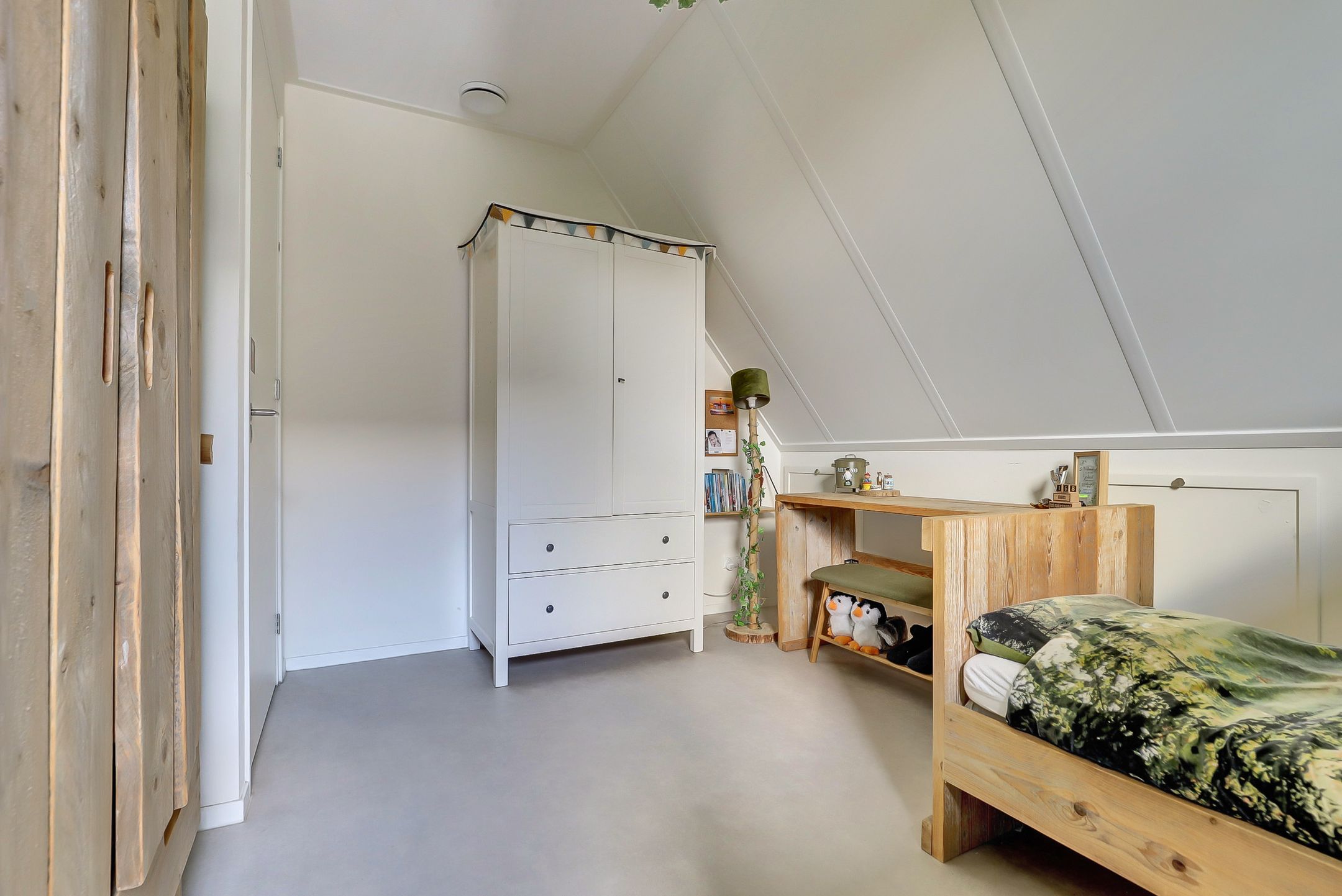 Photo 33 of Ferdinand Bollaan 16