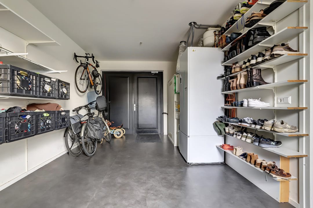 Photo 37 of Ferdinand Bollaan 16