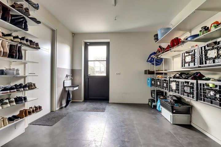 Photo 38 of Ferdinand Bollaan 16