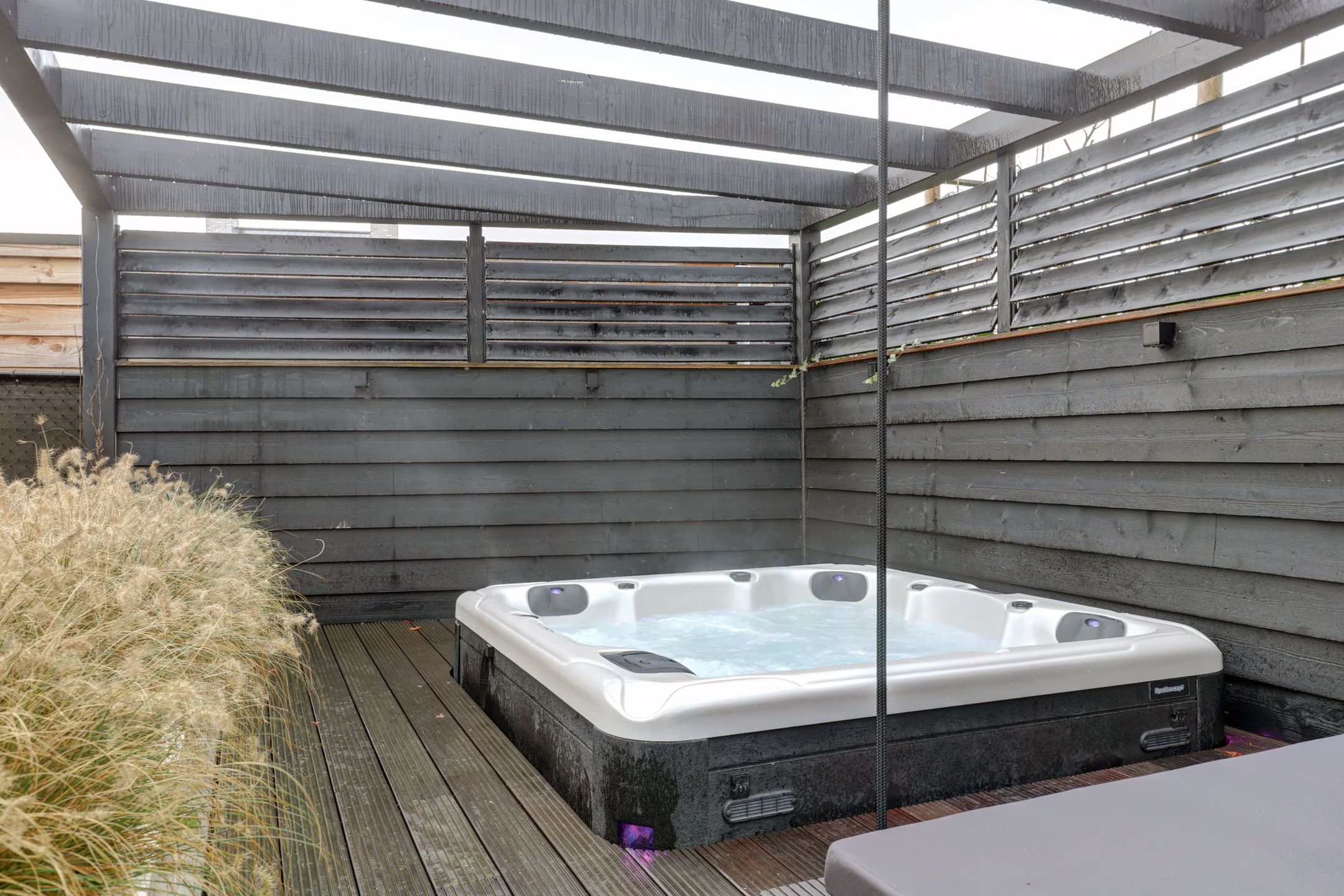 Photo 42 of Ferdinand Bollaan 16