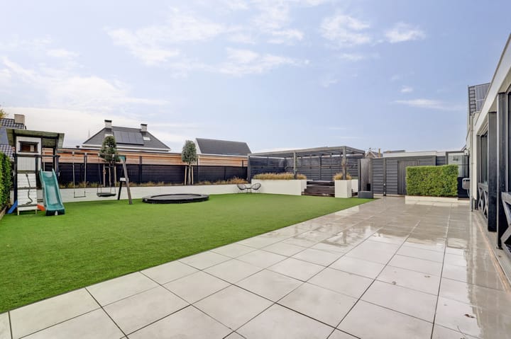 Photo 44 of Ferdinand Bollaan 16