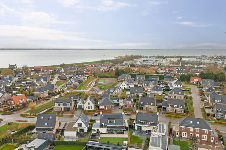 Photo 54 of Ferdinand Bollaan 16