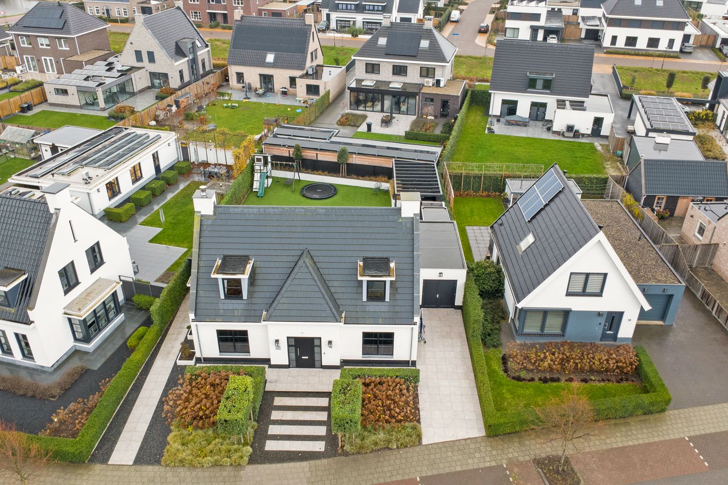 Photo 50 of Ferdinand Bollaan 16