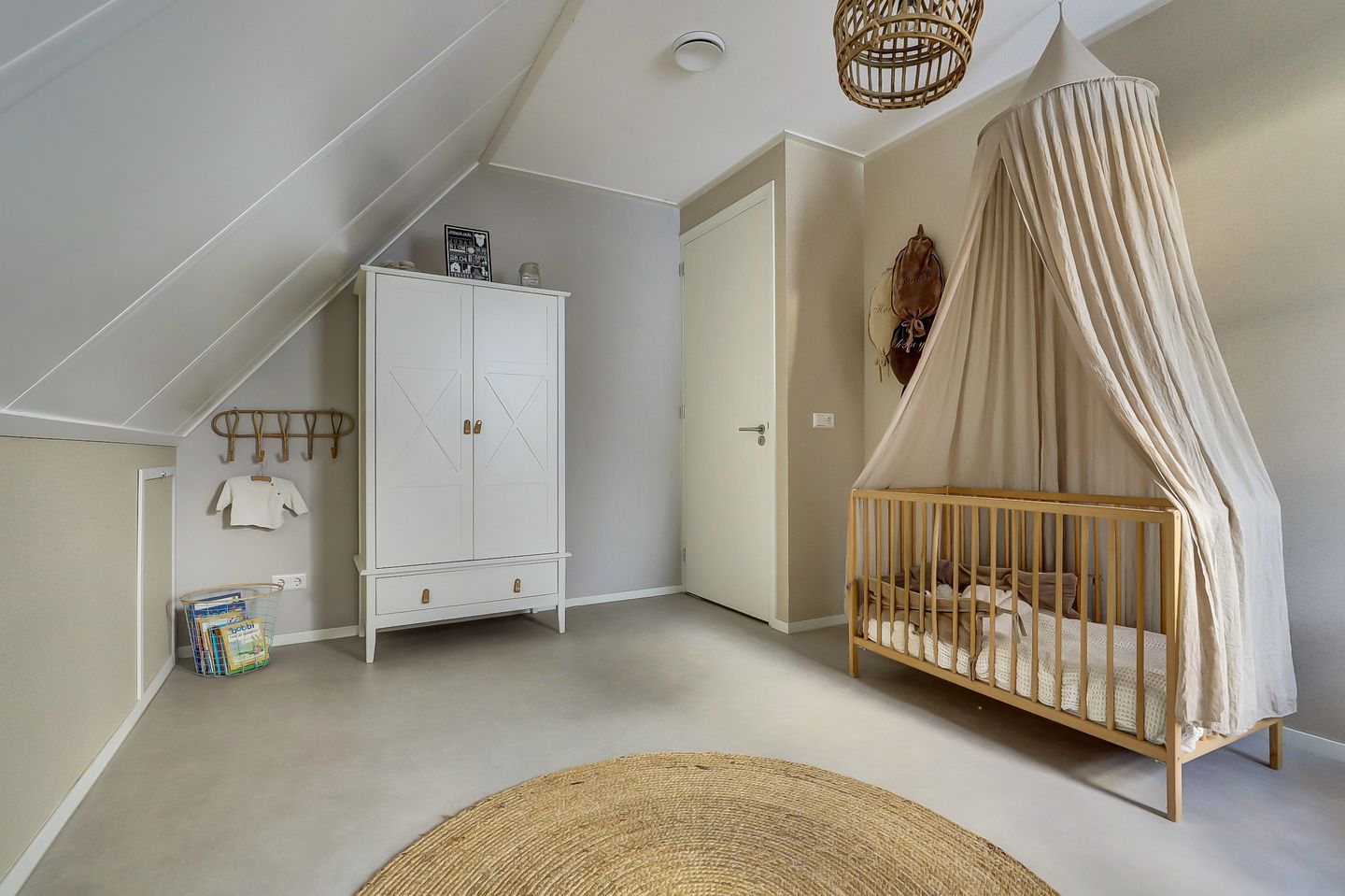 Photo 29 of Ferdinand Bollaan 16