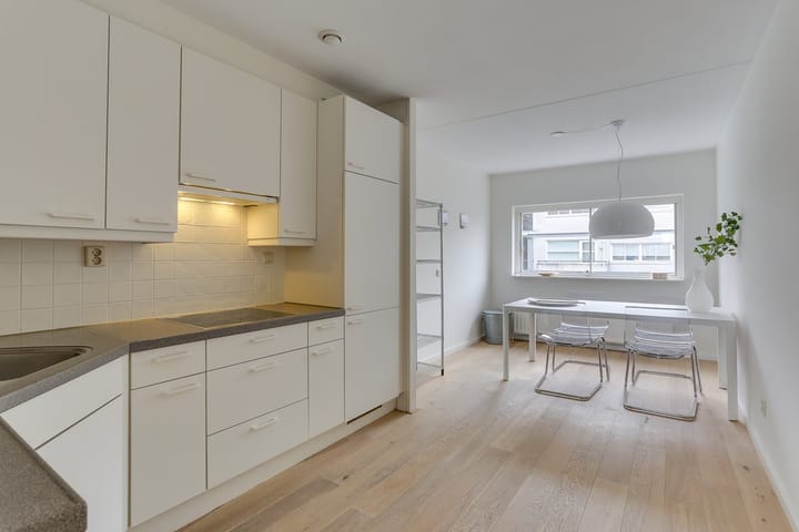 Photo 10 of Hartingstraat 298