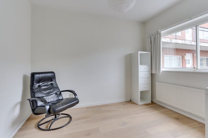 Photo 16 of Hartingstraat 298