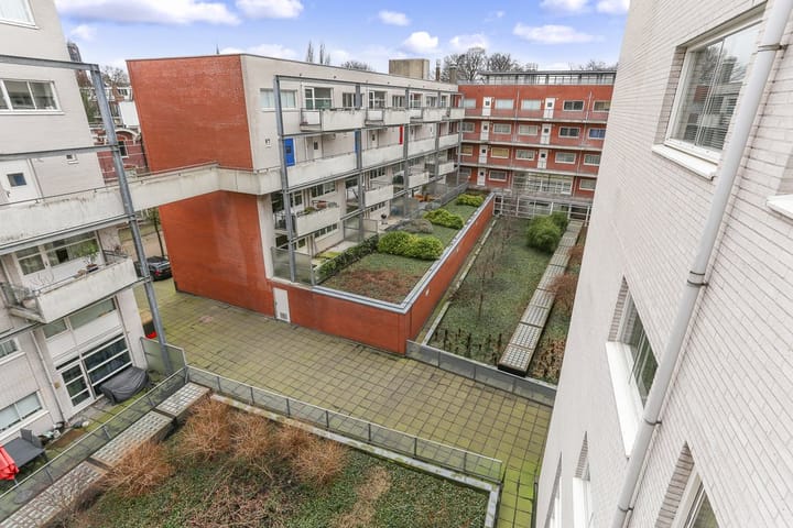 Photo 21 of Hartingstraat 298