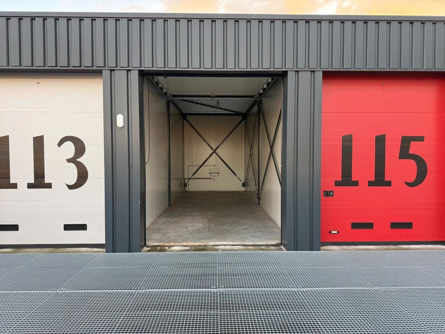 Bekijk foto 2 van Biesland 2-C114