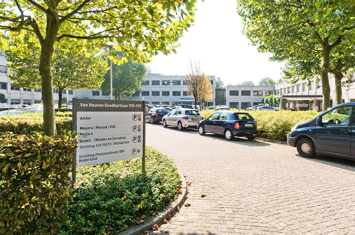 View photo 2 of Van Heuven Goedhartlaan 935