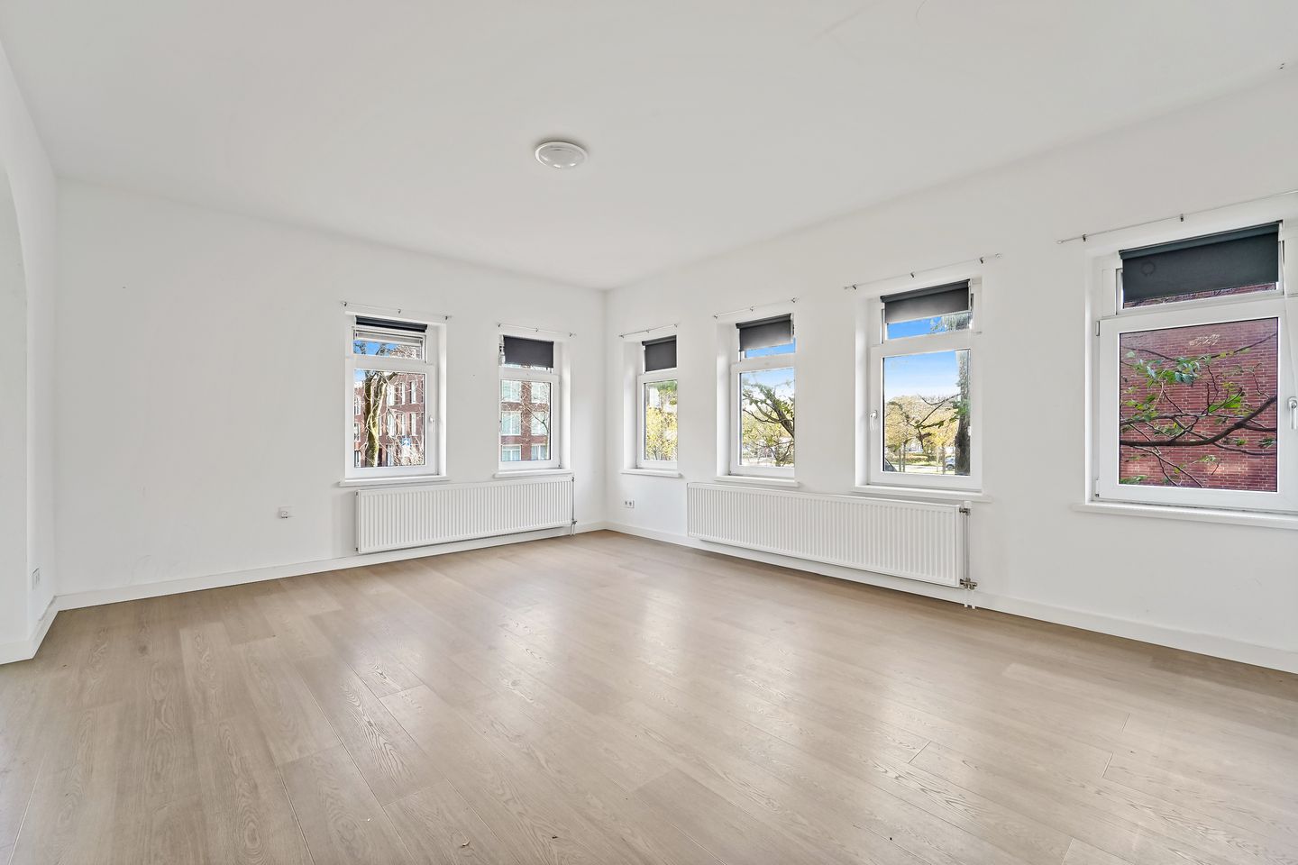 Bekijk foto 2 van De la Reyweg 203