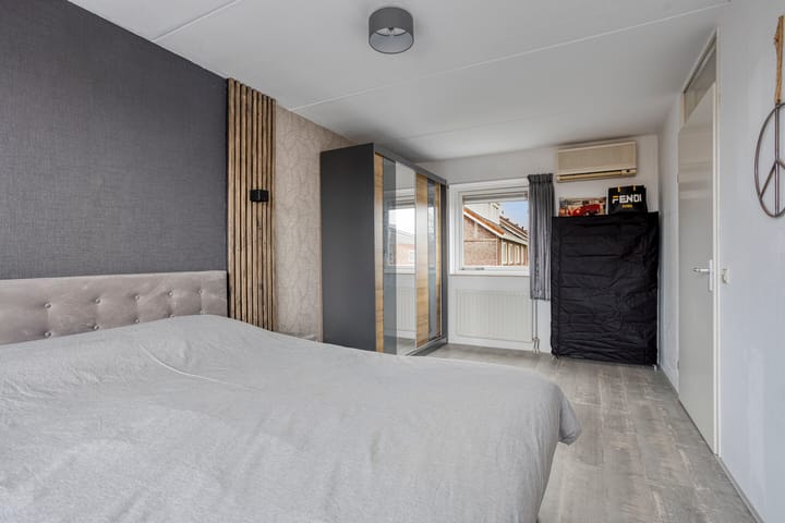 Photo 26 of J.G. Bastiaansstraat 18